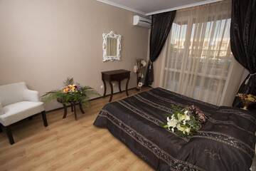 Фото номера Апартаменты с 2 спальнями Апарт-отели Red Hotel г. Лозенец 3