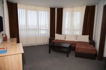 Фото номера Люкс с 2 спальнями (для 6 взрослых) Отель Lozenets View Hotel г. Лозенец 3