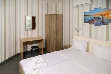 Фото номера Люкс с 2 спальнями (для 6 взрослых) Отель Lozenets View Hotel г. Лозенец 5
