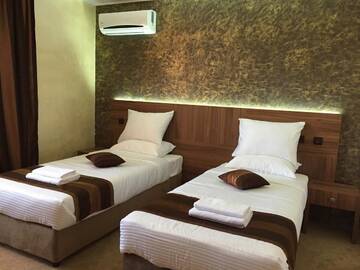 Фото номера Двухместный номер с 1 кроватью или 2 отдельными кроватями Отель Family Hotel Kontesa г. Лозенец 3